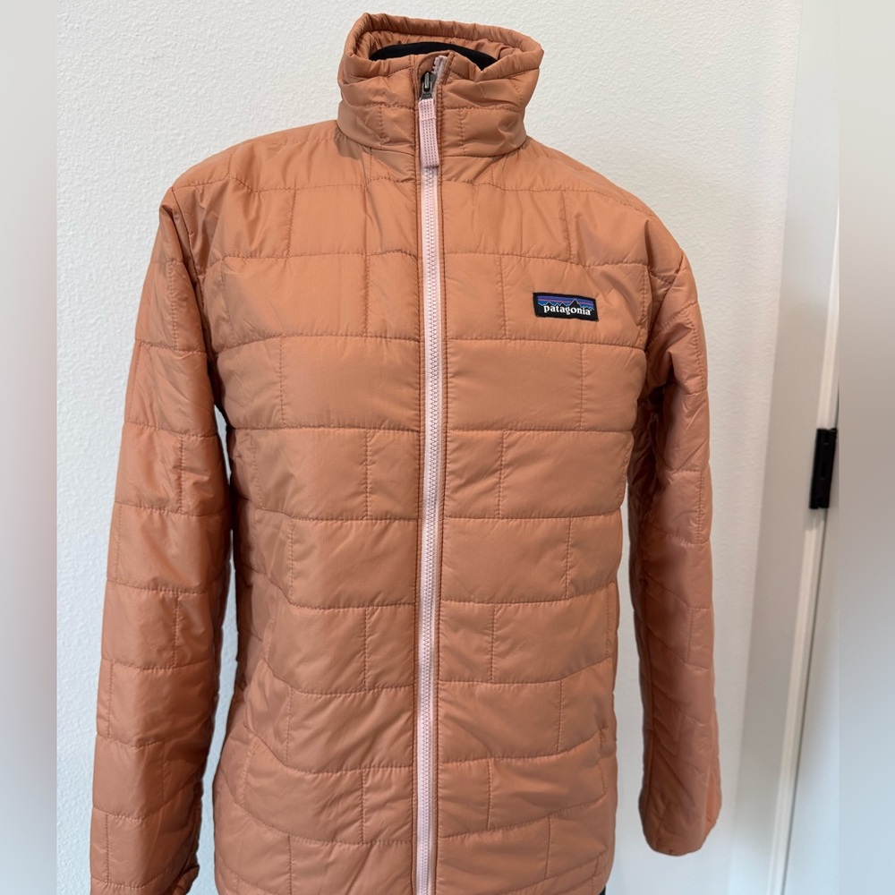 Brand new 
K'IDS NANO PUFF BRICK QUILT JACKET 
LIGHTWEIGHT 
Size XL for 14 Y